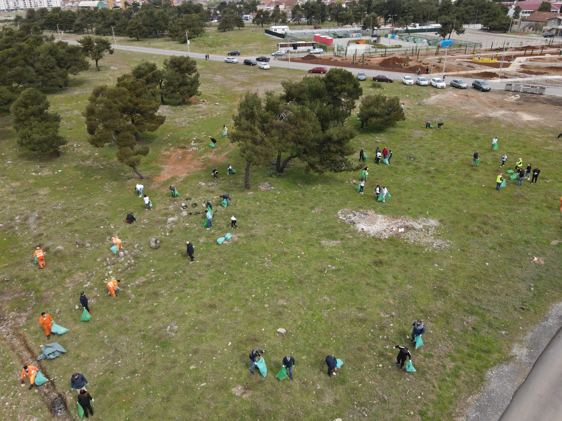 Glavni grad obilježio Dan planete Zemlje; Velika akcija čišćenja, nove sadnice u parku na Koniku
